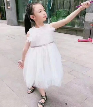 可米芽,梦幻纱裙,五一穿搭
