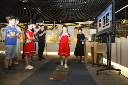 5·18国际博物馆日 穿着红蜻蜓kids童装 “云”游博物馆