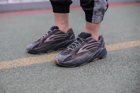 Gap将重回正轨 携手“侃爷”推出Yeezy大众服装线
