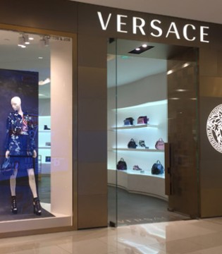 Capri集团,Versace,奢侈品牌
