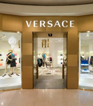 Capri集团,Versace,奢侈品牌