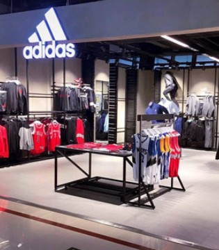 adidas,第三季度,亏损收窄