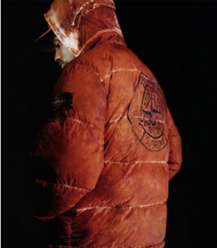 Moncler,Stone ISIand,收购