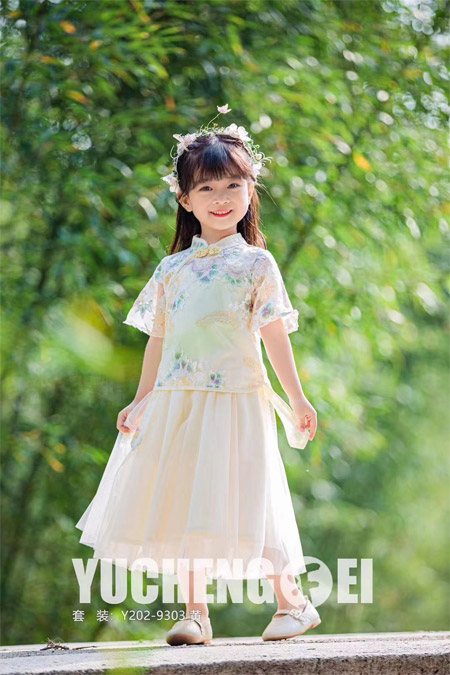 宠来宠趣夏日旗袍 打造可爱的中国娃娃！