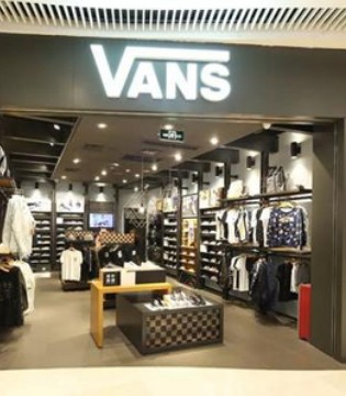 SuperDry,Vans,人事任免