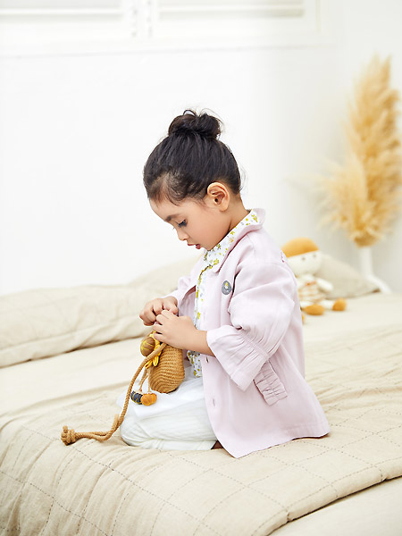 三木比迪春夏新品 为孩子挑选精致舒适的服装