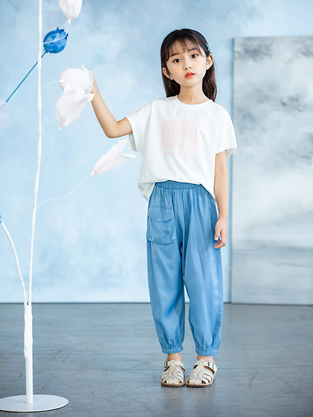 德蒙斯特时尚童装 女孩的美丽 势不可挡!