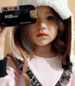 摩米时尚萌趣童装 以精巧萌软的设计碰撞童年的烂漫