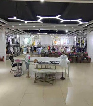 朗兴服饰新品时尚童趣 多角度满足孩子需要