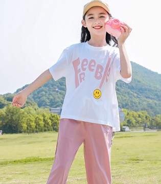 啄木鸟,休闲感穿搭,春夏服饰,T恤单品