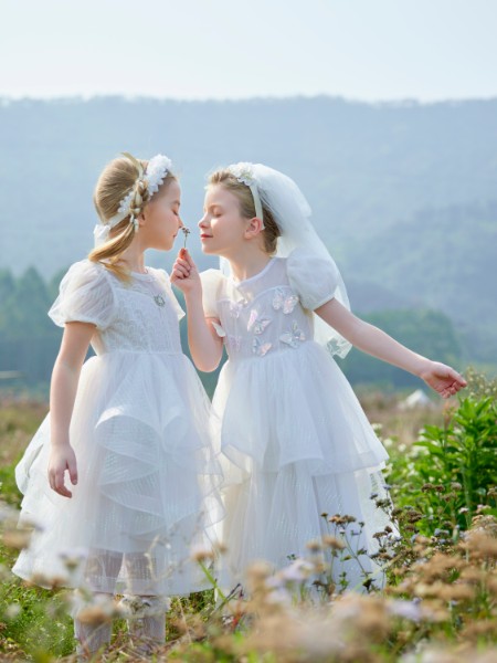 小象Q比童装品牌2023夏季新品公主系列白色泡泡袖纱裙