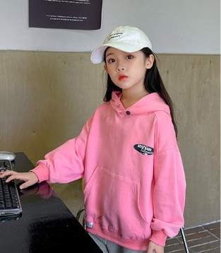 哆咪印像秋日卫衣穿搭 展现简约时尚展魅力