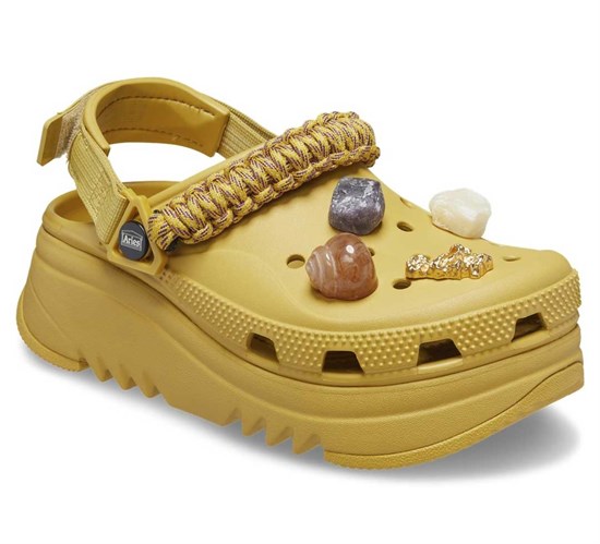 Crocs新聯名洞洞鞋已登場 規格相當高