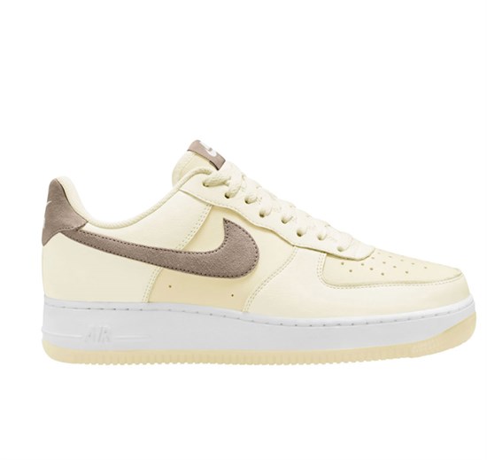 Nike Air Force 1新配色曝光 溫柔淺黃清新感十足 