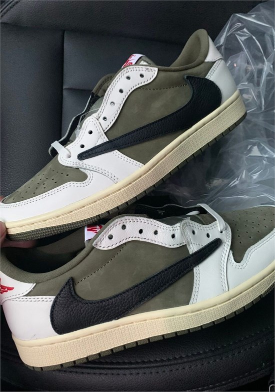 Travis Scott x Air Jordan 1 再添新色 橄榄绿“倒钩”引发新潮