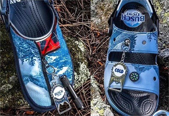 Crocs携手Busch Light推出联名鞋款