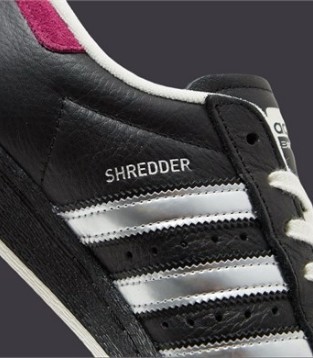 《忍者神龟》携手adidas Originals推出反派施莱德配色Superstar