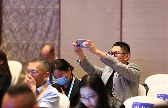 叮当猫品牌董事长受邀在2023中国纺织服装产业链发展大会发表演讲