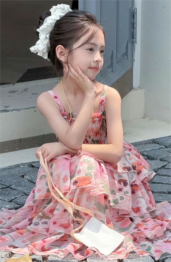 两个小朋友Memoryln 让女孩的童年 每一帧都美成画