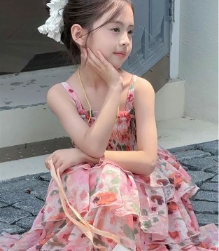 两个小朋友Memoryln 让女孩的童年 每一帧都美成画