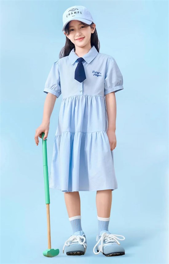 盛夏的裙摆 是风写给童年的自由情书