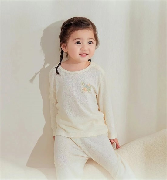 拉比LABIBABY家居服，让柔软包裹每一寸成长
