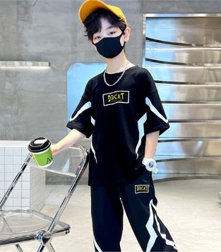 叮当猫男童潮搭 跑跳自在的潮酷范
