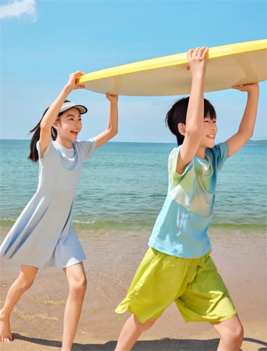 赴约海边 MINI PEACE 泳衣点亮夏日童趣