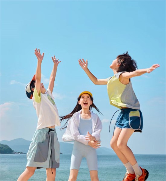 赴约海边 MINI PEACE 泳衣点亮夏日童趣