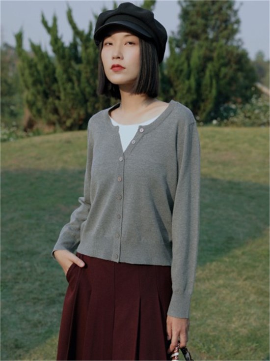 荣子女装｜以布为笺，写就东方女性的诗意栖居