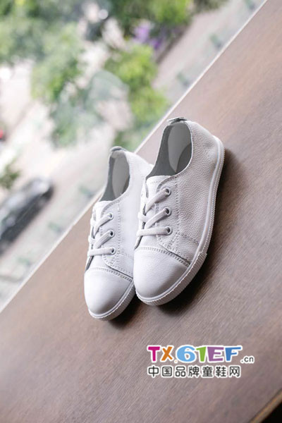 童盈童鞋品牌韩版小白鞋