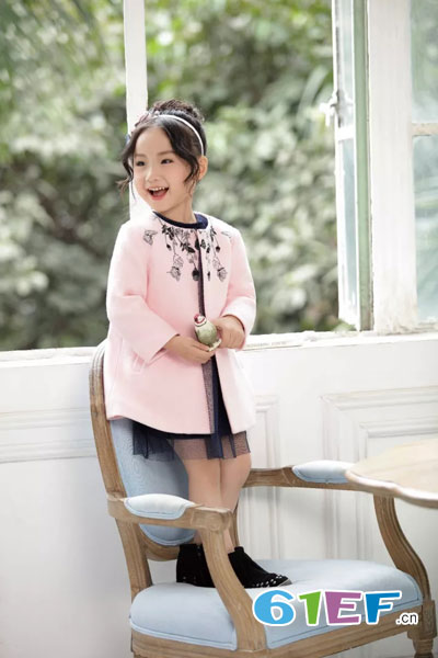 DIZAI童装品牌2017年秋冬甜美韩式女外套