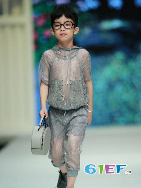SUN HAI TAO童装品牌个性镂空男套装