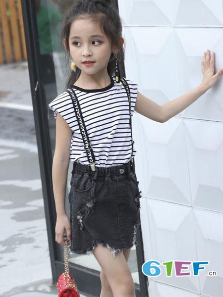 童装品牌2018春夏时尚条纹背带字母裙