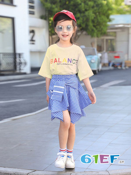 童装品牌2018春夏纯棉中袖T恤蓝色方格不规则半身裙