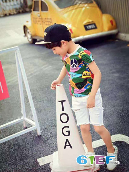 童装品牌2018春夏新款韩版潮男童T恤儿童上衣字母短袖半袖体恤
