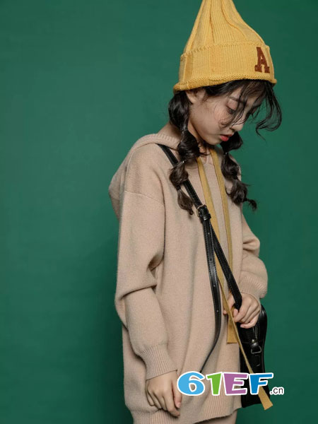 韩米娜风尚童装品牌2018秋冬新款韩版儿童宝宝线衣中大童毛衣外套