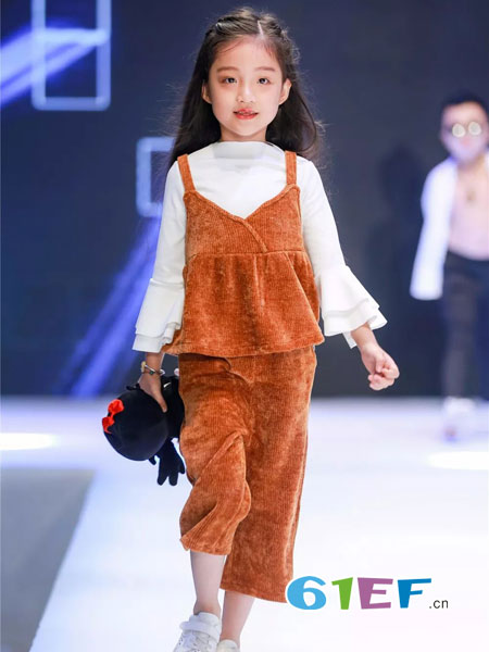 mini petrel童装品牌2019长袖纯棉打底衫搭配吊带背心裙两件套