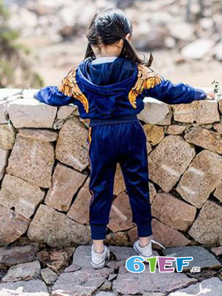童装品牌2018秋冬新款女童洋气两件套韩版儿童小童金丝绒