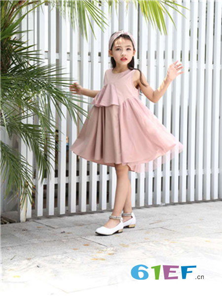 安歌迪，贝安儿童装品牌2018春夏 粉色缎面柔感连体显瘦裙
