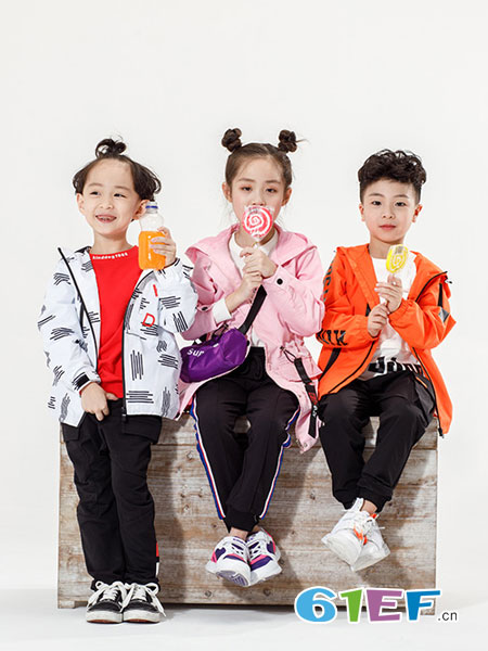 童装品牌2019春夏新款儿童运动三件套