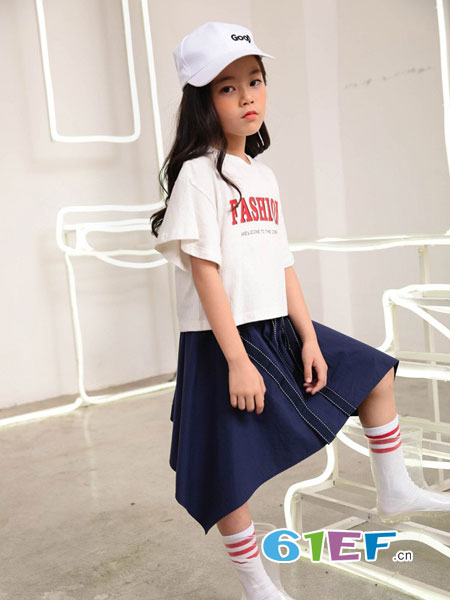 KIKI小鬼当家童装品牌2019春季纯色圆领套头红色字母破领口短袖T恤