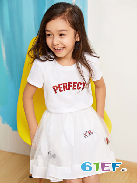 童装品牌2019春季女童圆领趣味字母胶印短袖休闲T恤