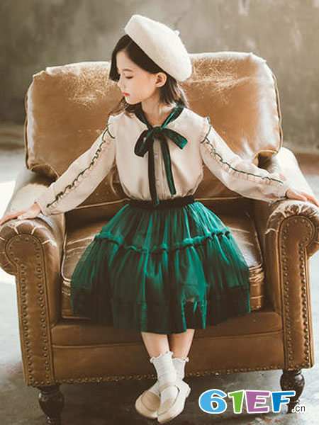胜宝儿童装品牌2019春季韩版时髦洋气连衣裙