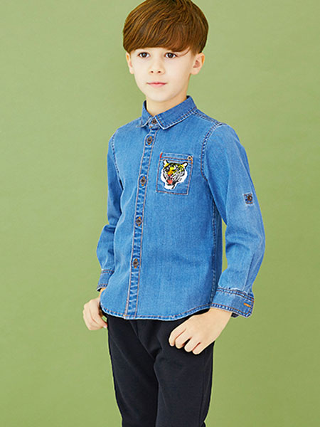 萌宝春季穿搭小心机  一件衬衫就OK 