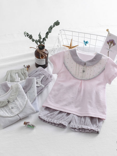 英贝蒂儿面料采用新疆棉和澳洲棉，注重宝宝的穿着舒适度