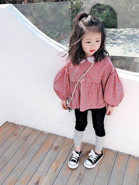 童装品牌2019春夏韩版娃娃领格子灯笼袖洋气娃娃衫