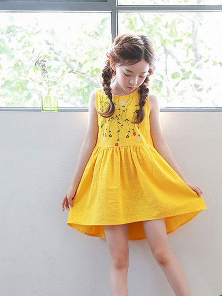 童装品牌2019春夏黄色吊带长尾裙韩版儿童连衣裙