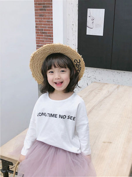 奕晗童装品牌2019春夏韩版字母T恤儿童时尚百搭打底衫童装上衣