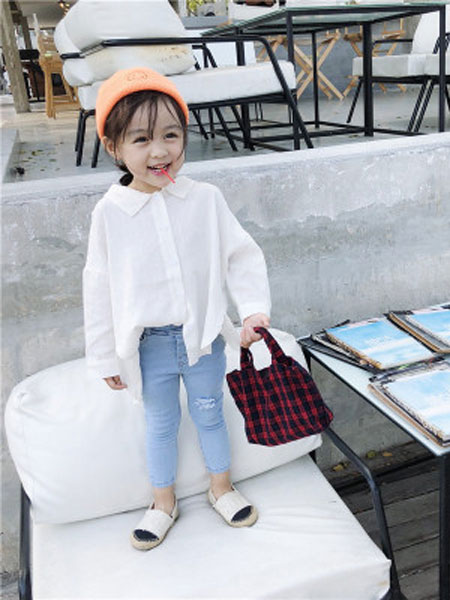 童装品牌2019春季韩版女童前短后长衬衫儿童百搭全棉白衬衫